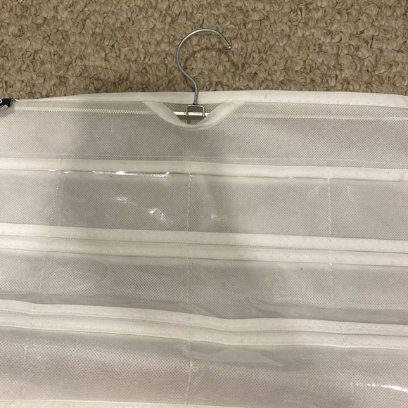 Jewelry storage - Picture 1 of 3